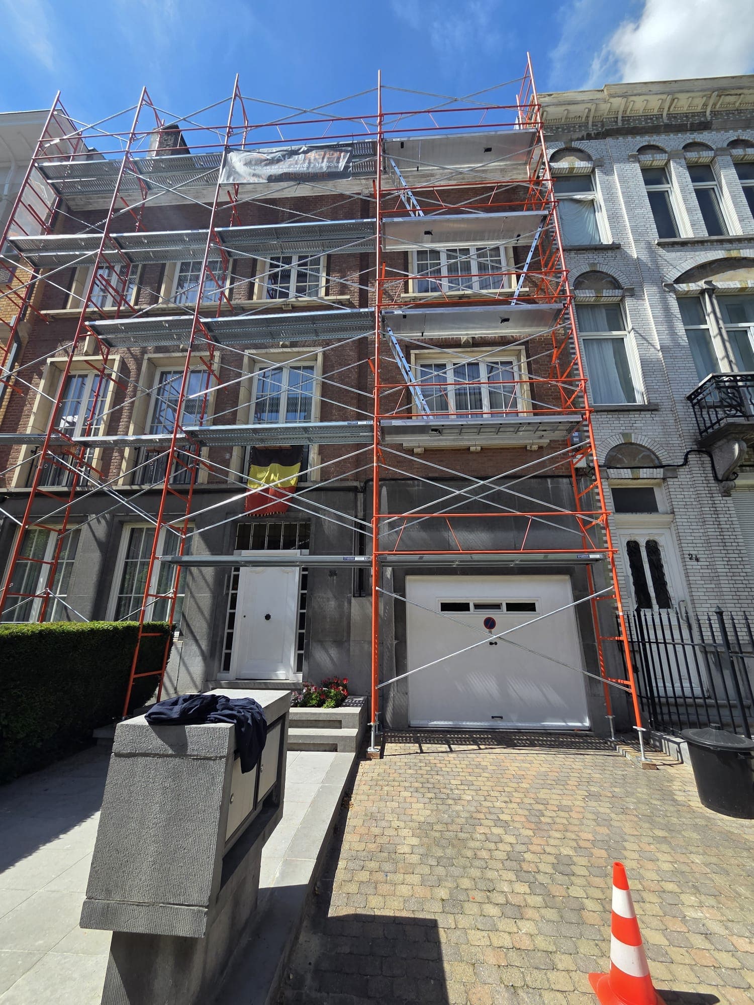 Rénovation complète d'une toiture et plusieurs plates-formes